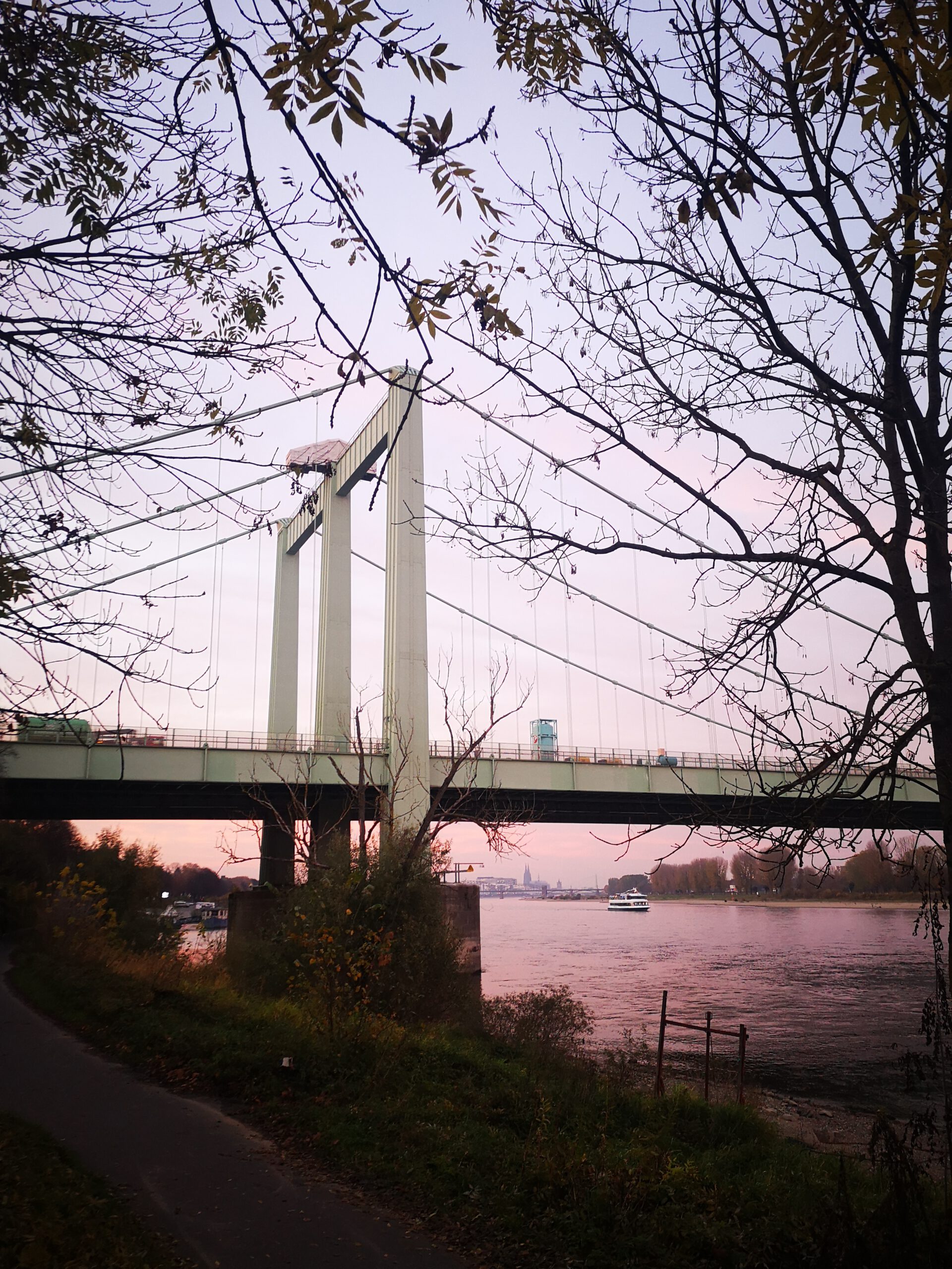 Rodenkirchen am Abend